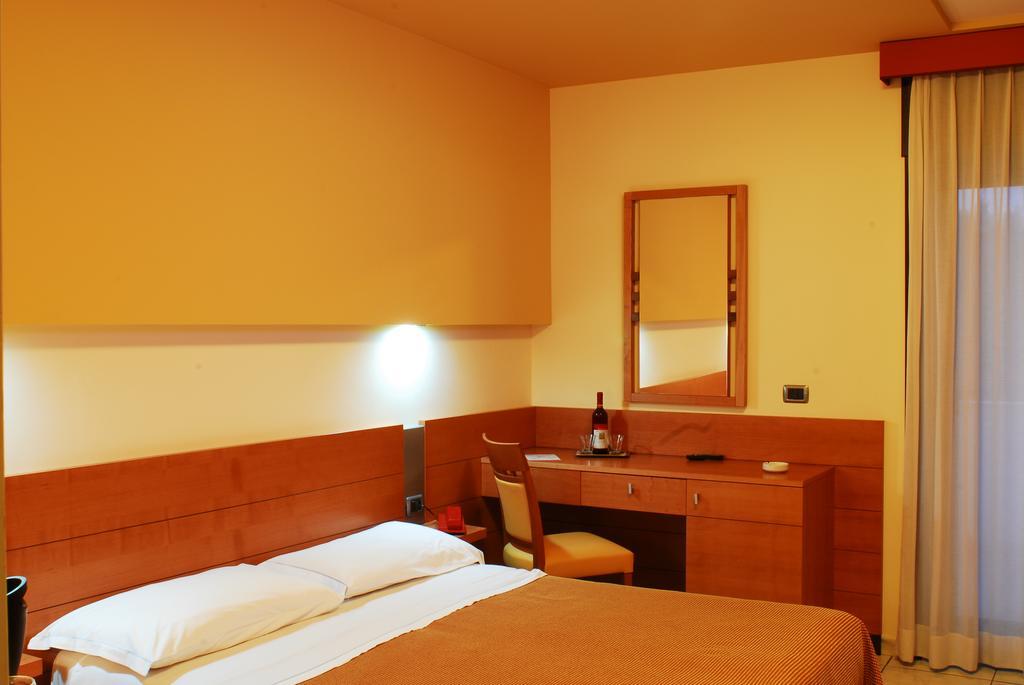 Hotel Club Astor Ugento Εξωτερικό φωτογραφία